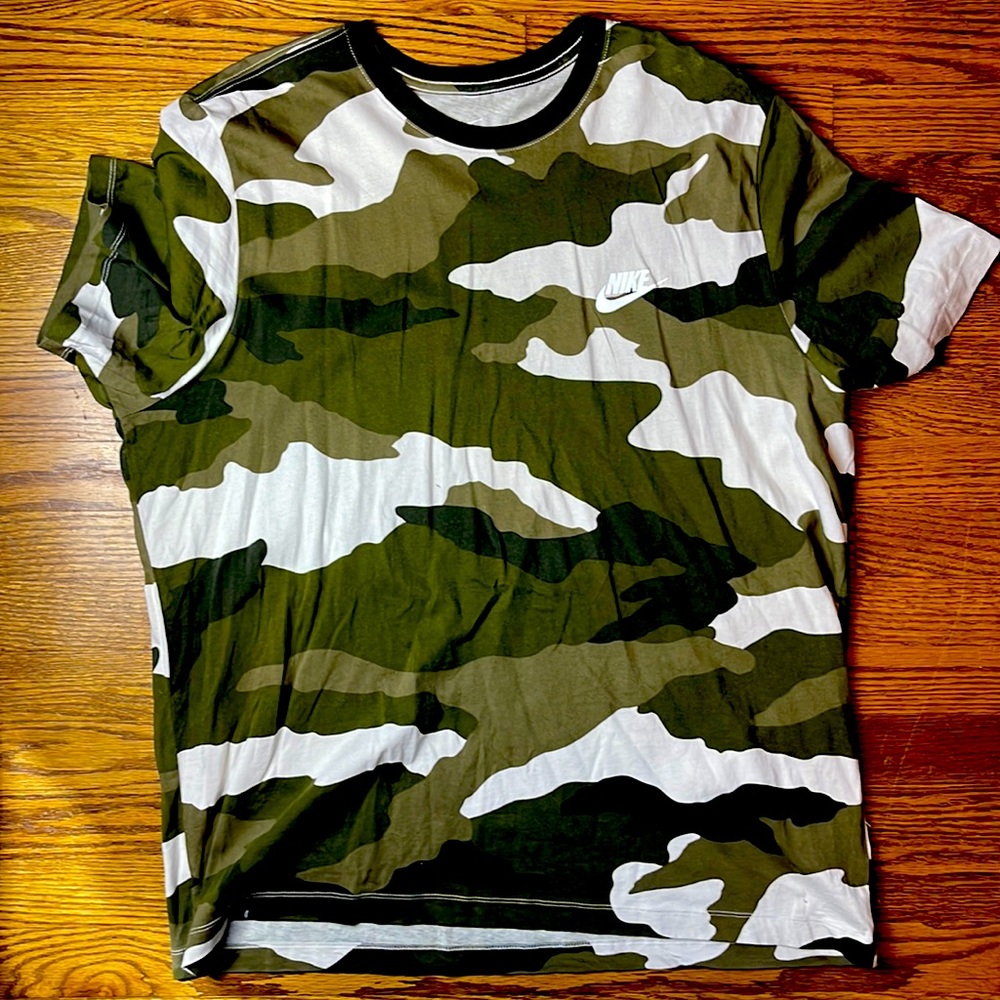 Nike camouflage T-shirt